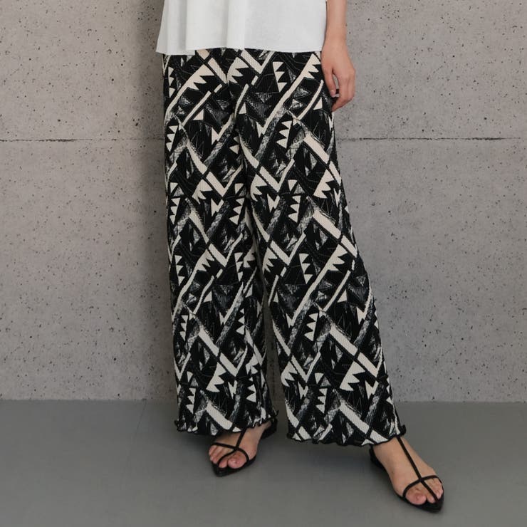 エスニック：ブラック | 繊細で華やかな印象のアコーディオンプリーツパンツ | aquagarage