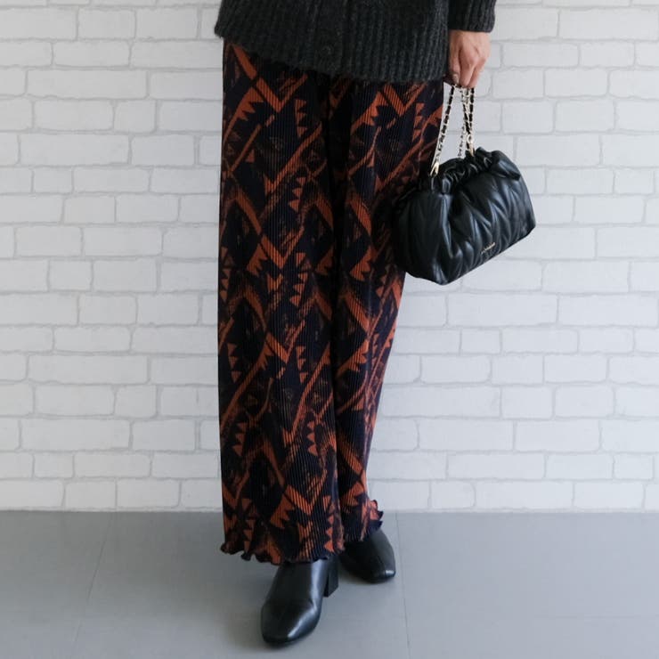 エスニック：ネイビー | 繊細で華やかな印象のアコーディオンプリーツパンツ | aquagarage