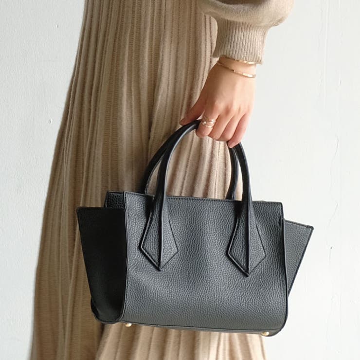 ブラック | 程よいサイズ感でコーデに馴染む。2Wayミニハンドバッグ | aquagarage