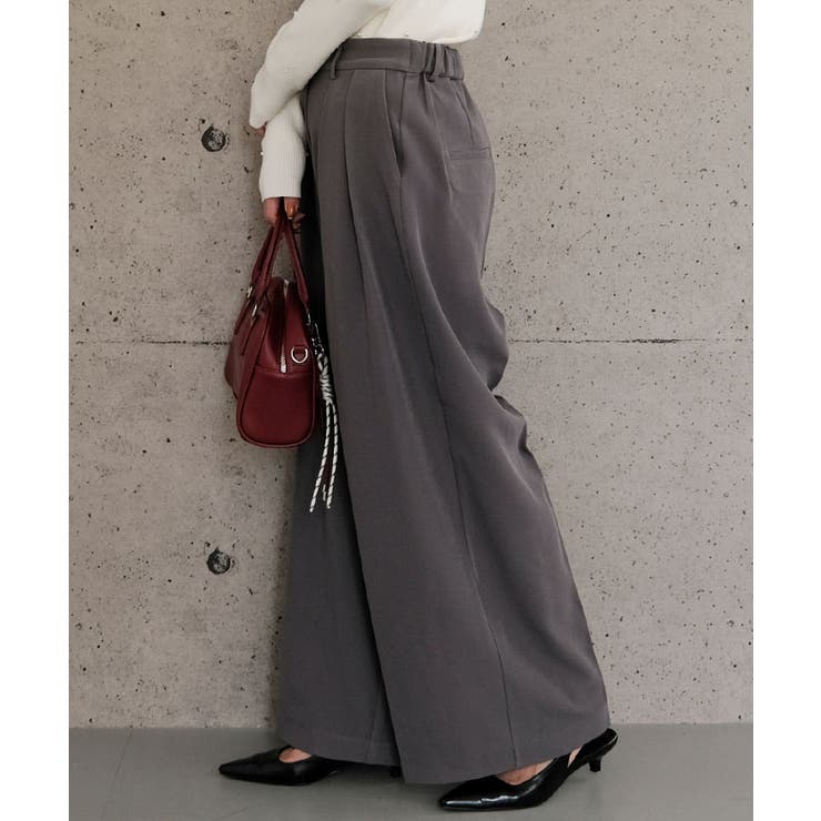 きちんと感がありながらもリラクシーな雰囲気を兼ね備えているタックワイドパンツ | aquagarage | 詳細画像12