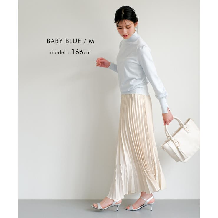 袖口にあしらわれたパールの飾りボタンがオシャレ♪プチハイネックニットトップス | aquagarage | 詳細画像13 