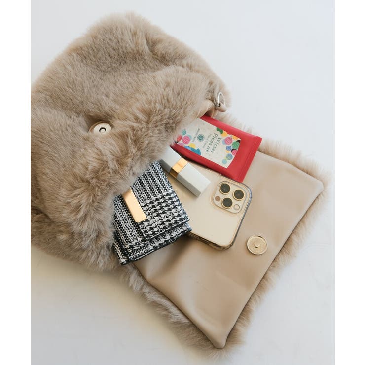 シーズンムードがグッと高まるフェイクファー2wayバッグ | aquagarage | 詳細画像13 