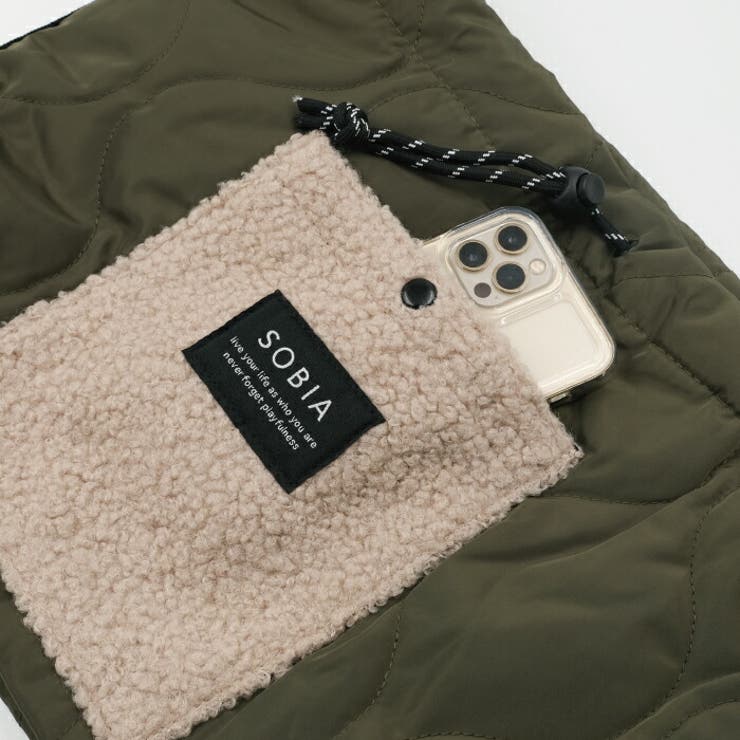 見た目以上の収納力を発揮! キルトボアショルダーバッグ | aquagarage | 詳細画像10 