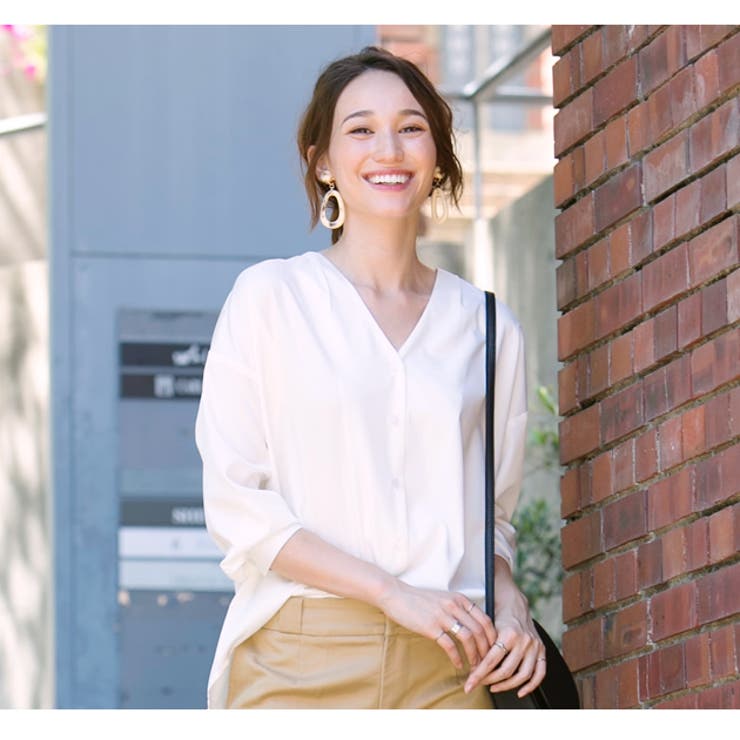 オフホワイト | Vネック シャツ ブラウス | aquagarage