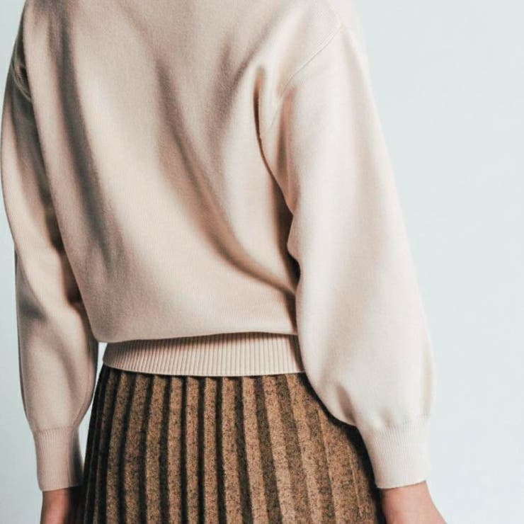 クルーネックに大ぶりのパールを施した上品なニットトップス | aquagarage | 詳細画像16 