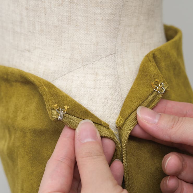 新色登場！動く度にひらりと揺れるフェミニンな1枚！スエードフレアロングスカート | aquagarage | 詳細画像35 