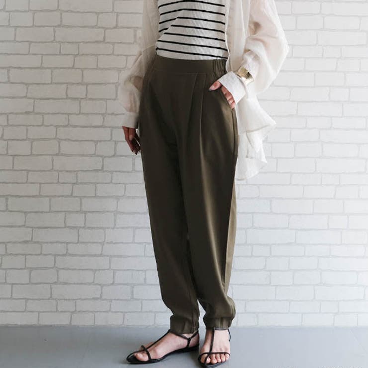 カーキ | どんなトップスとも合わせやすい！タック入りジョガーパンツ | aquagarage