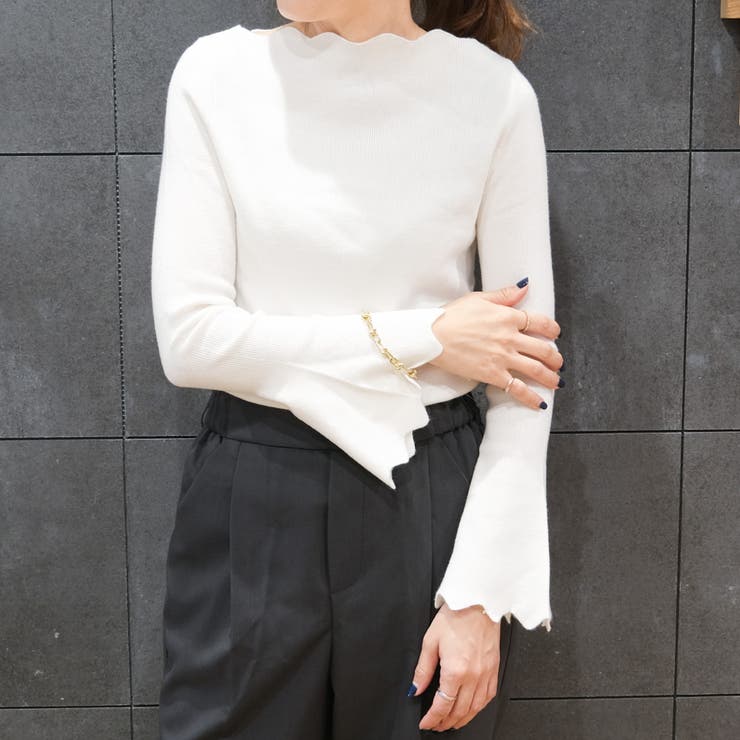 オフホワイト | 首元と袖口のウェーブデザインがポイント！ネック袖口ウェーブニットトップス | aquagarage