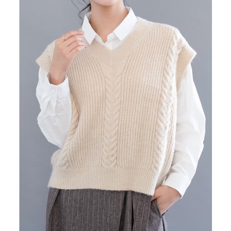 立体感のあるケーブル編みが大人可愛いニットベスト | aquagarage | 詳細画像8 