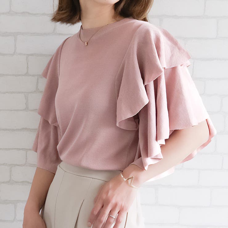 ピンクベージュ | 主役級の華やかさ！二の腕もカバーしてくれるダブルフリルスリーブニット | aquagarage