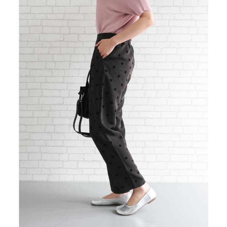 エレガントな着こなしが完成するドット柄テーパードパンツ | aquagarage | 詳細画像20 