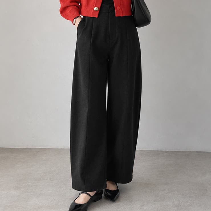 ブラック | 今季らしい丸みのあるシルエットが魅力のコクーンパンツ | aquagarage