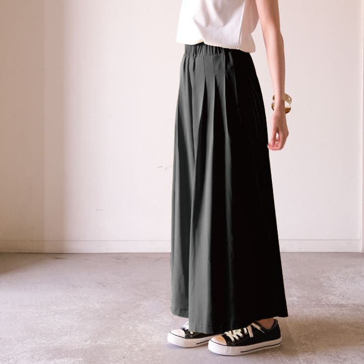 BLACK | 歩くたびにキレイに揺れるシルエット！タック入りワイトパンツ | aquagarage
