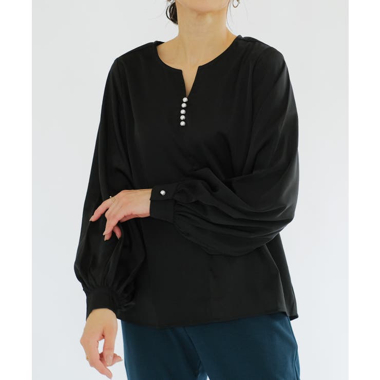 ネックレスいらずの華やかなデザイン♪キーネックパールボタンブラウス | aquagarage | 詳細画像11 