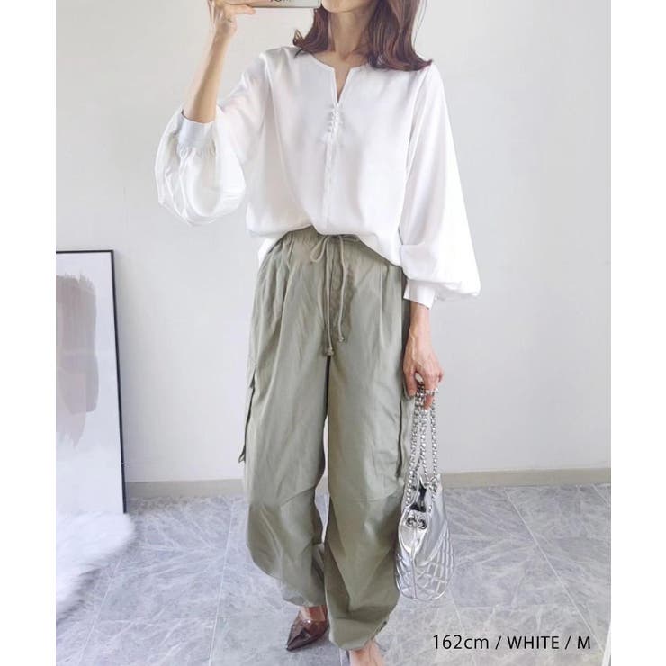 ネックレスいらずの華やかなデザイン♪キーネックパールボタンブラウス | aquagarage | 詳細画像15 