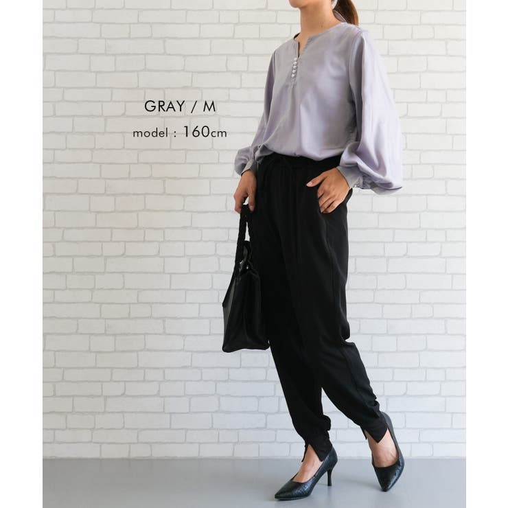 ネックレスいらずの華やかなデザイン♪キーネックパールボタンブラウス | aquagarage | 詳細画像24 