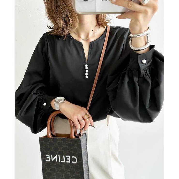 ネックレスいらずの華やかなデザイン♪キーネックパールボタンブラウス | aquagarage | 詳細画像3 