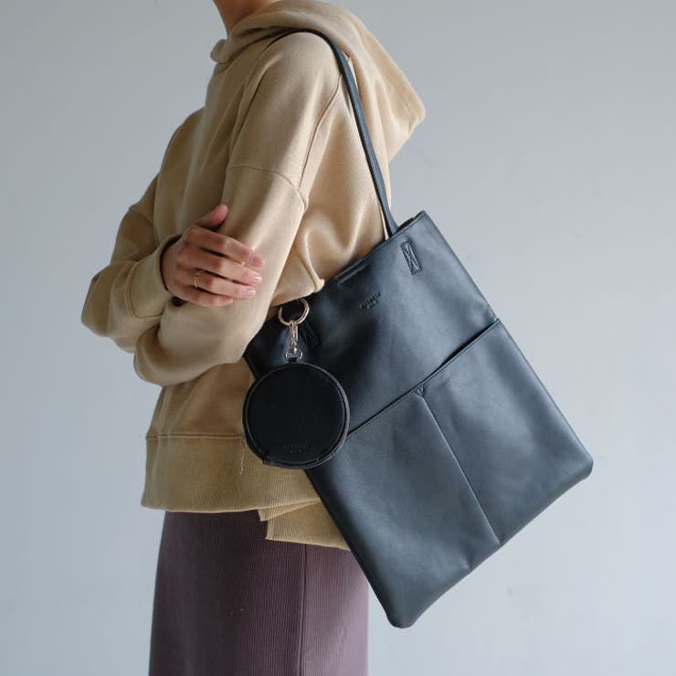 柔らかくソフトな風合い 便利なミニポーチ付きソフトレザー トートバッグ 品番 Qu Aquagarage アクアガレージ のレディースファッション通販 Shoplist ショップリスト