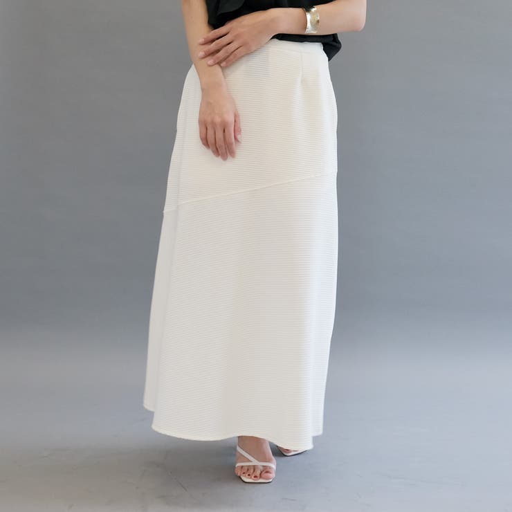 アイボリー | 絶妙なフレアシルエットが美しい！斜め切り替えAラインスカート | aquagarage