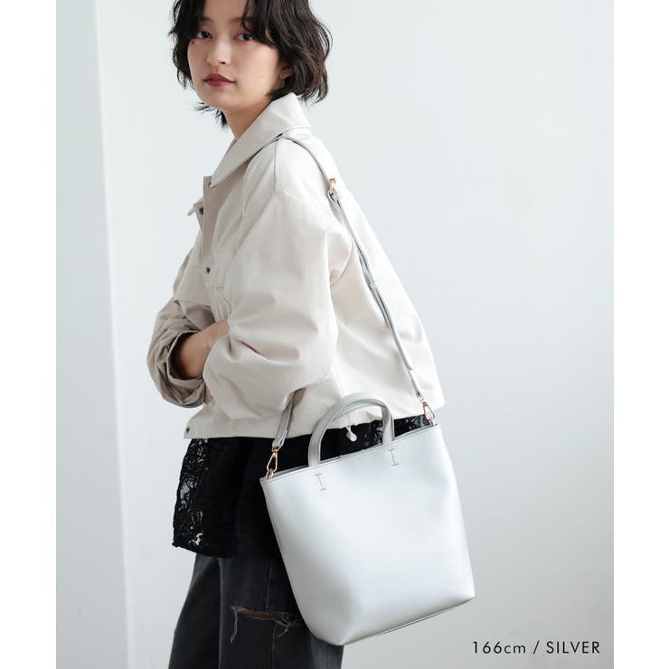 見た目以上に荷物が収納できるグランミディショルダーバッグ | aquagarage | 詳細画像10 