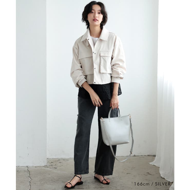 見た目以上に荷物が収納できるグランミディショルダーバッグ | aquagarage | 詳細画像11 