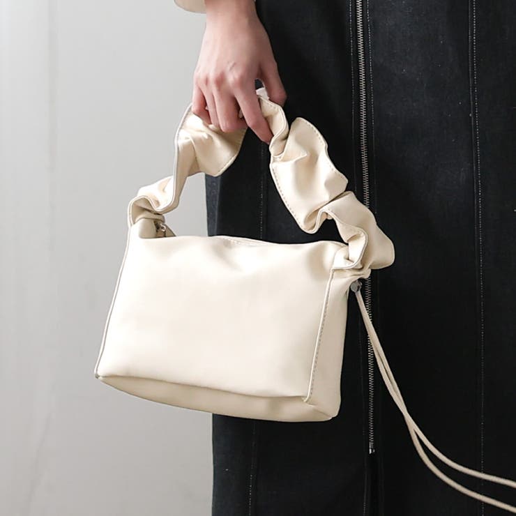 アイボリー | 普段使いにぴったりなギャザーハンドルスクエアバッグ | aquagarage