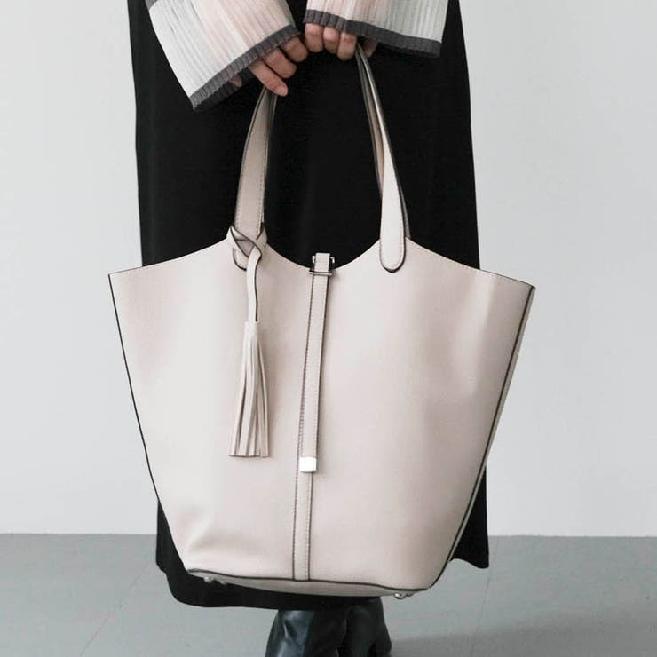 ライトグレージュ | タッセル付きA4トートバッググ レディース | aquagarage