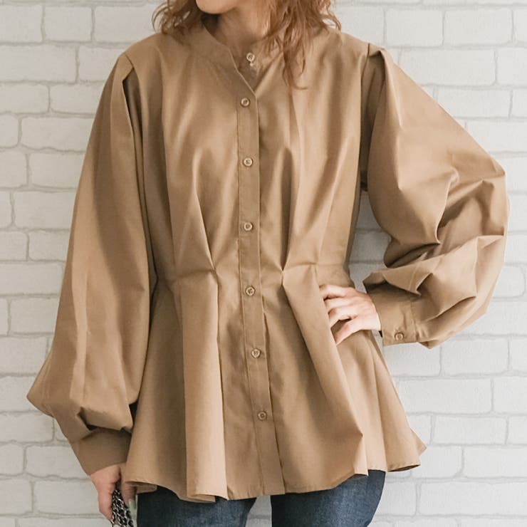 モカ | 女性らしいシルエットを演出するウエストタック長袖ブラウス | aquagarage