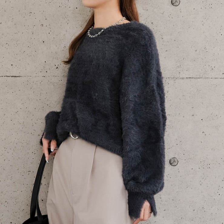 ネイビー | 思わず触れたくなるようなふわふわシャギー素材袖口スリットシャギーニットトップス | aquagarage