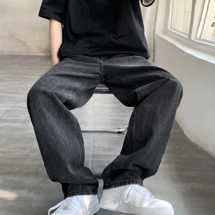 ブラック