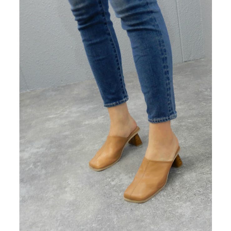 くったりフェイクレザーのスクエアサボサンダル ミュール 5cmヒール