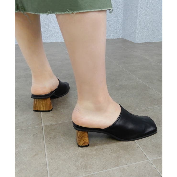 くったりフェイクレザーのスクエアサボサンダル ミュール 5cmヒール