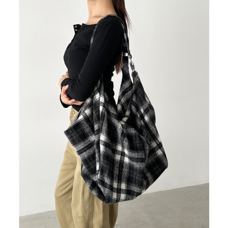 ブラック | 大容量チェックショルダーバッグ | Outfitter lab