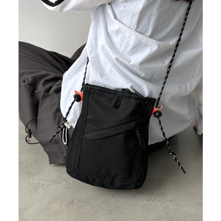 ブラック | ナイロンサコッシュボディバッグ | Outfitter lab
