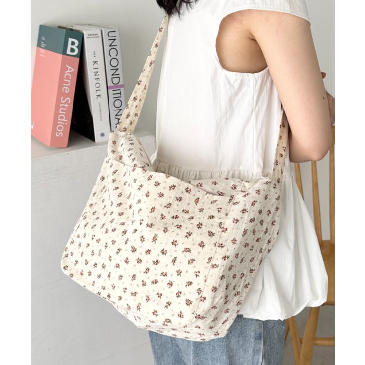 ピンク | 小花柄アジャスターショルダーバッグ | Outfitter lab