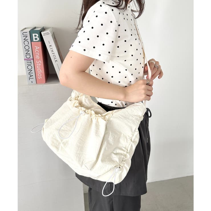 アイボリー | 【A4サイズ対応】ポケット付きドロストショルダーバッグ | Outfitter lab