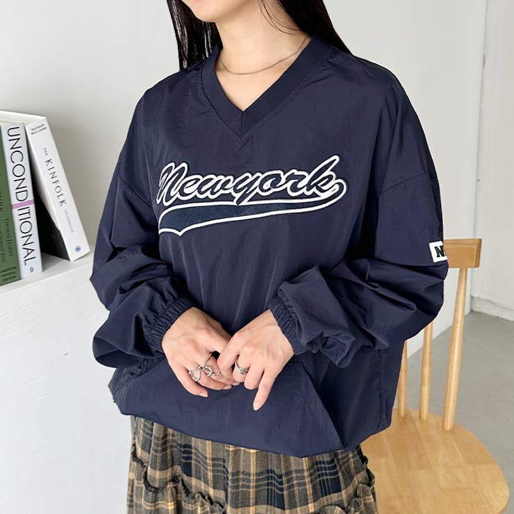 カレッジロゴ ナイロンプルオーバー セール】カレッジロゴ刺繍ナイロンプルオーバー（Tシャツ/カットソー