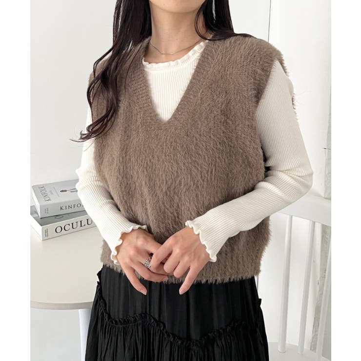 チャコールグレー | シャギーVネックニットベスト | Outfitter lab