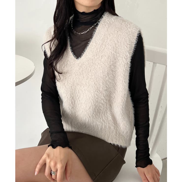グレイッシュベージュ | シャギーVネックニットベスト | Outfitter lab
