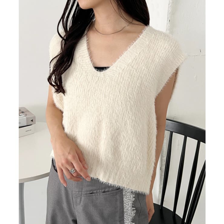 アイボリー | シャギーVネックニットベスト | Outfitter lab
