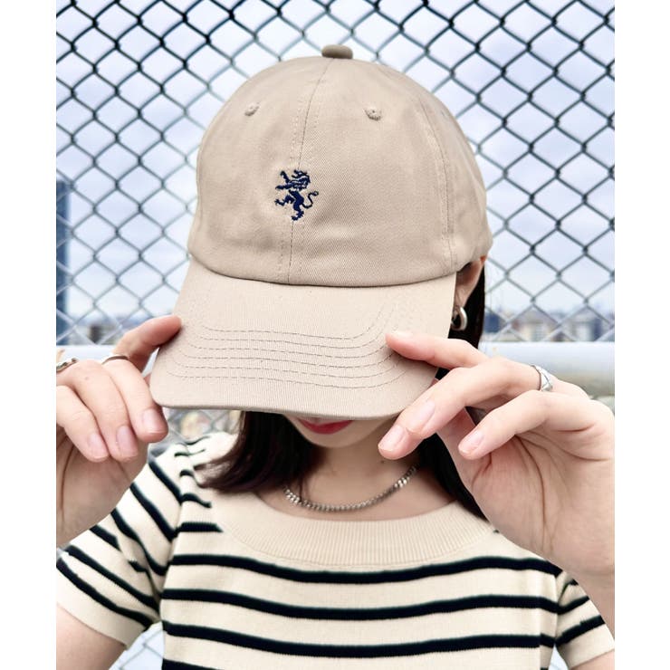 ベージュ | 【WEB限定】ワンポイント刺繍 アジャスター調整可能 ローキャップ | Outfitter lab