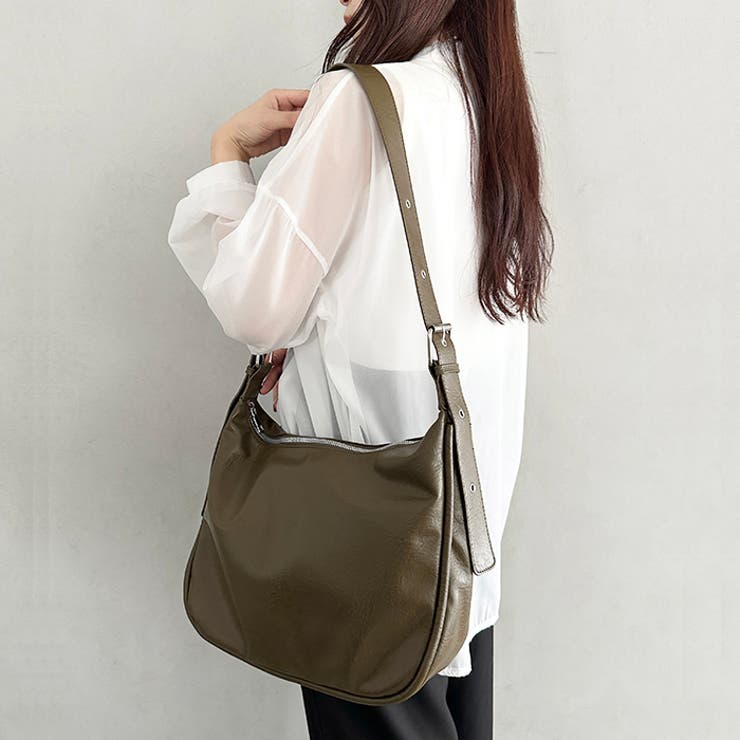 A4収納可 フェイクレザーショルダーバッグ | Outfitter lab | 詳細画像22 