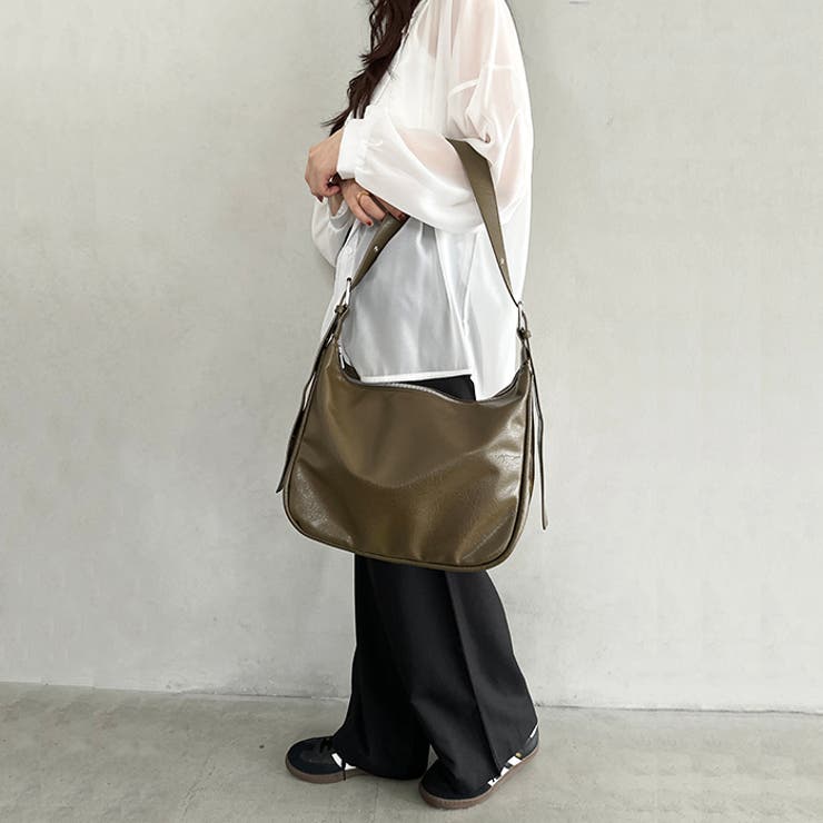 A4収納可 フェイクレザーショルダーバッグ | Outfitter lab | 詳細画像25 