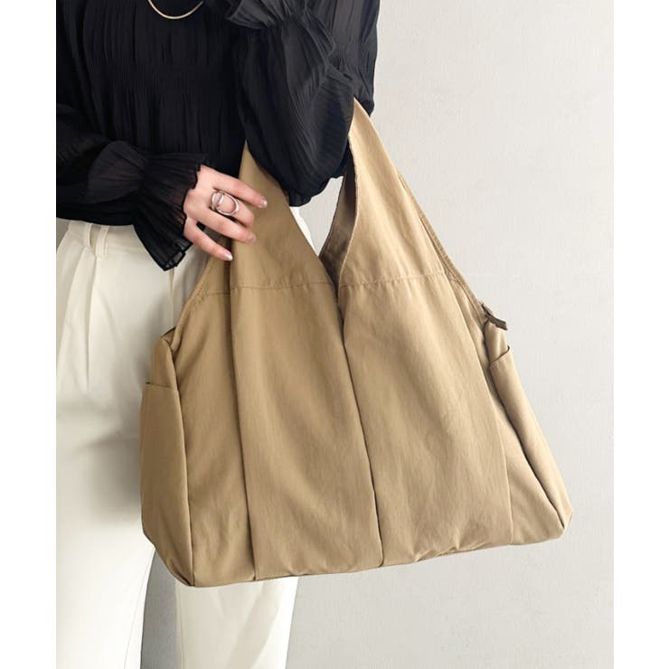 ベージュ | 6ポケット付き 仕切り付き軽量ナイロントートバッグ | Outfitter lab