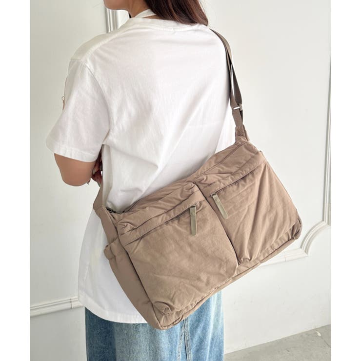 ベージュ | 【マザーズバッグ】7ポケットナイロン軽量ショルダーバッグ | Outfitter lab