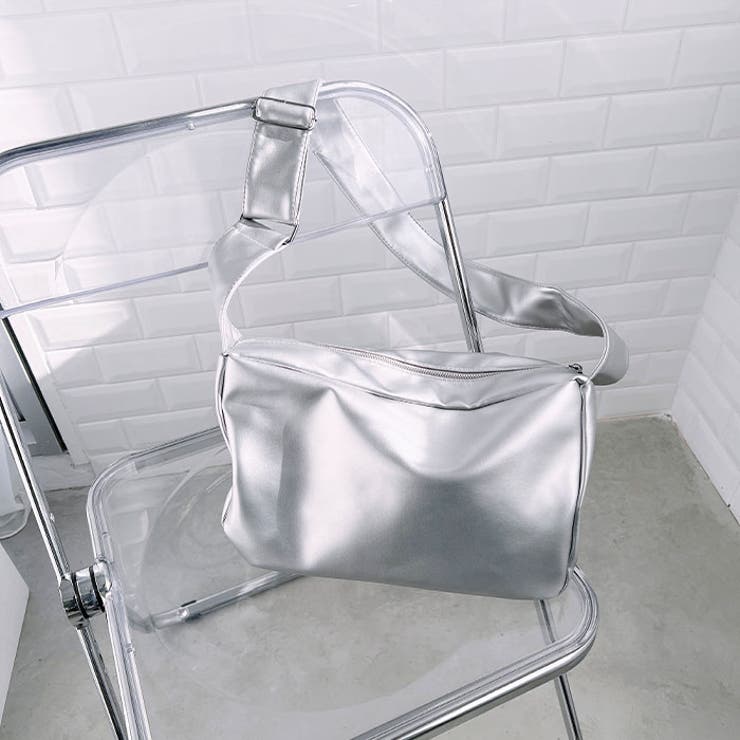 アジャスター付きフェイクレザースクエアショルダーバッグ | Outfitter lab | 詳細画像17 