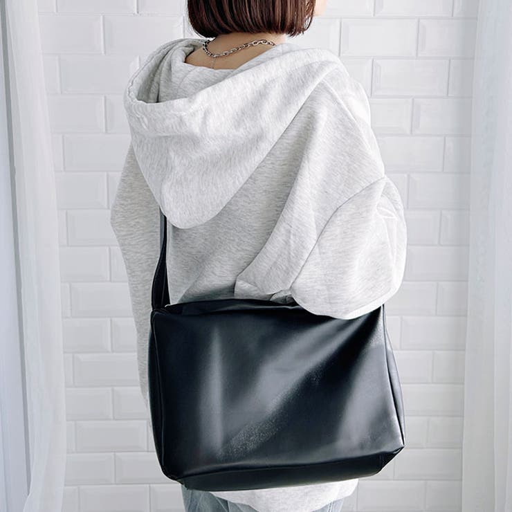 アジャスター付きフェイクレザースクエアショルダーバッグ | Outfitter lab | 詳細画像9 