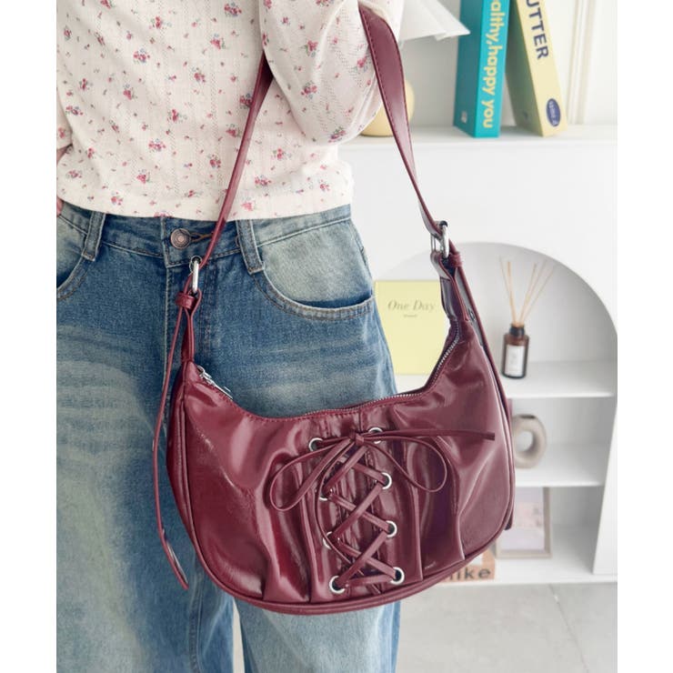 レッド | レースアップリボンワンハンドルホーボーバッグ | Outfitter lab