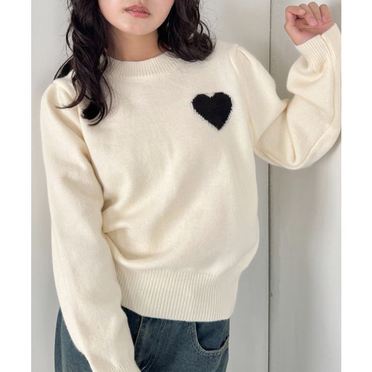 アイボリー | ワンポイントハートニットトップス | Outfitter lab