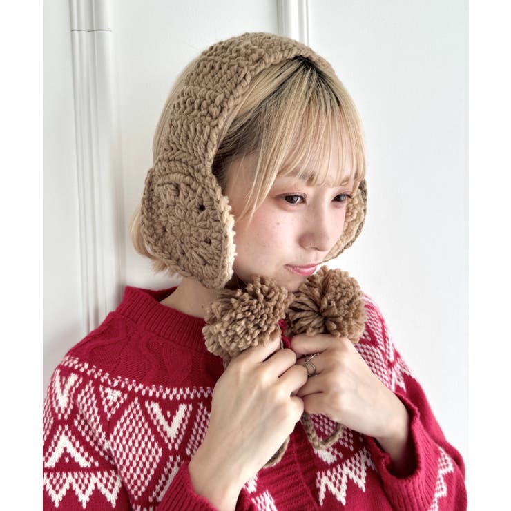 ベージュ | クロシェ編みポンポンイヤーマフ | Outfitter lab